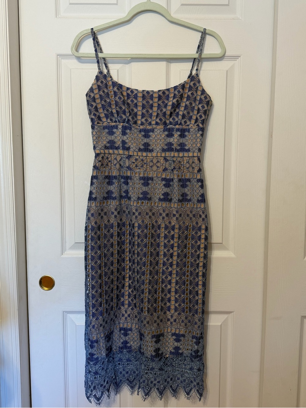 BCBG MaxAzria Alese Blue Sheath Lace Midi Dress Cocktail Wedding Guest Size 2